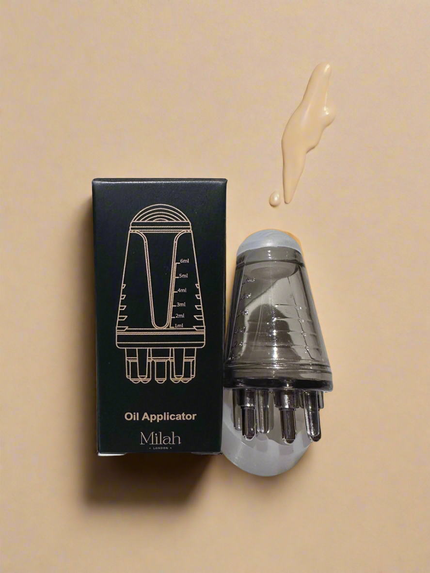 Compact Hair Oil Applicator