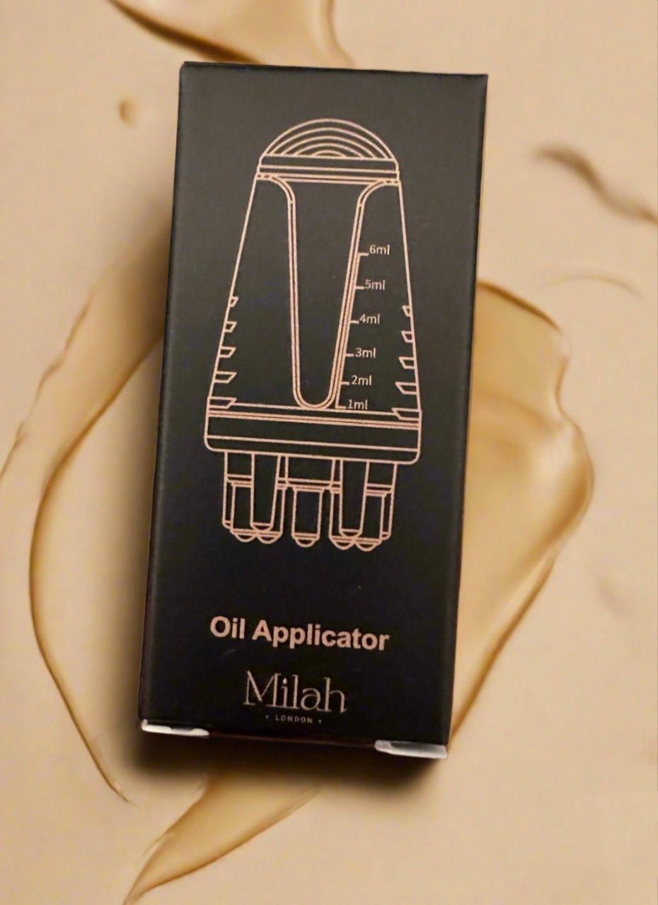 Compact Hair Oil Applicator
