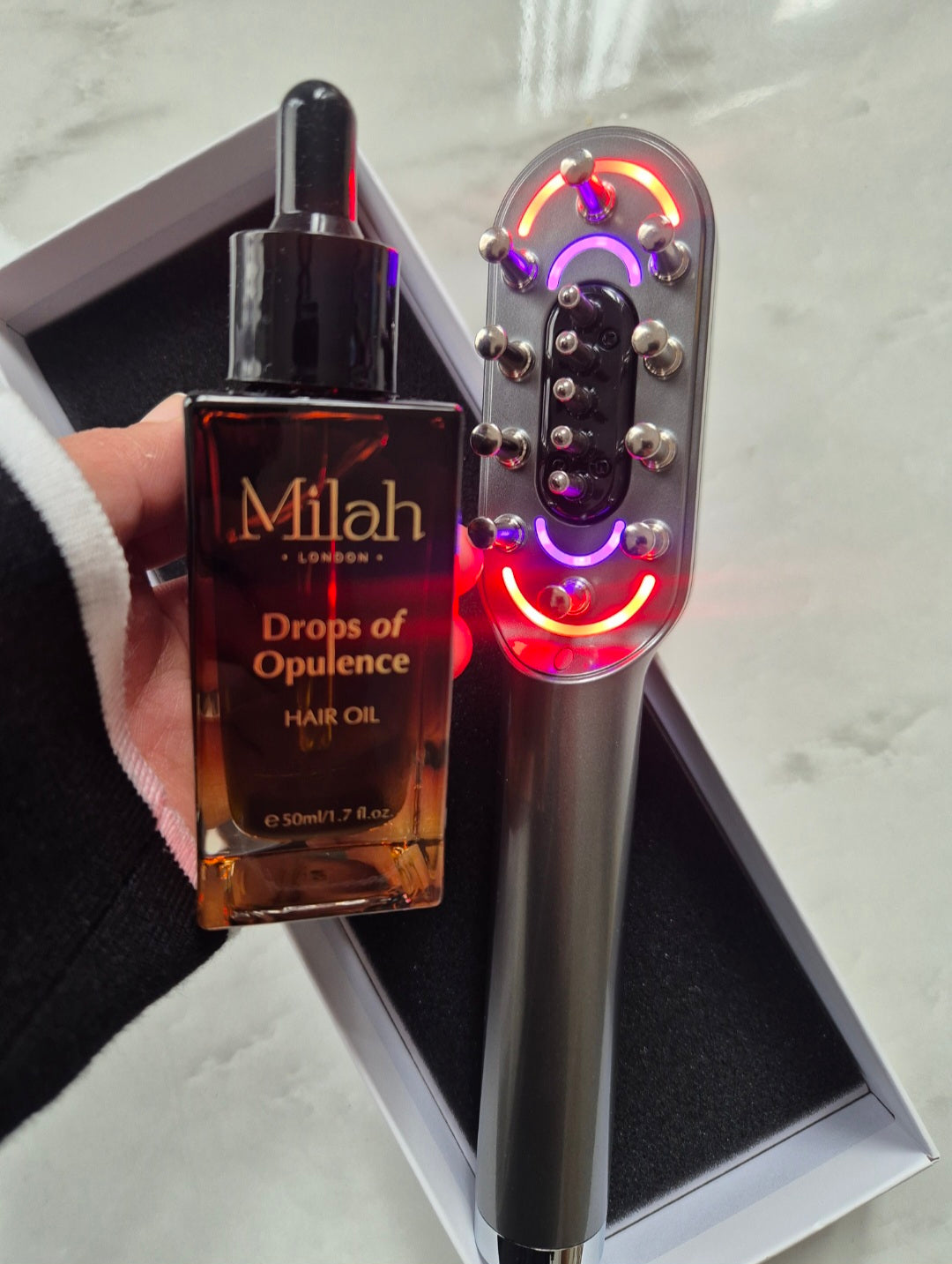 LED/RF Hair Brush with 1x complementary 50ml Drops of Opulence Hair Oil